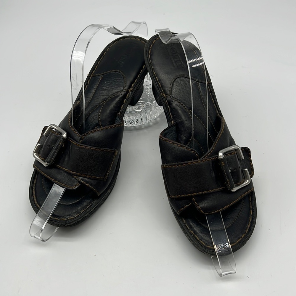 Born Brown Leather Sandals with Top Buckle size 7